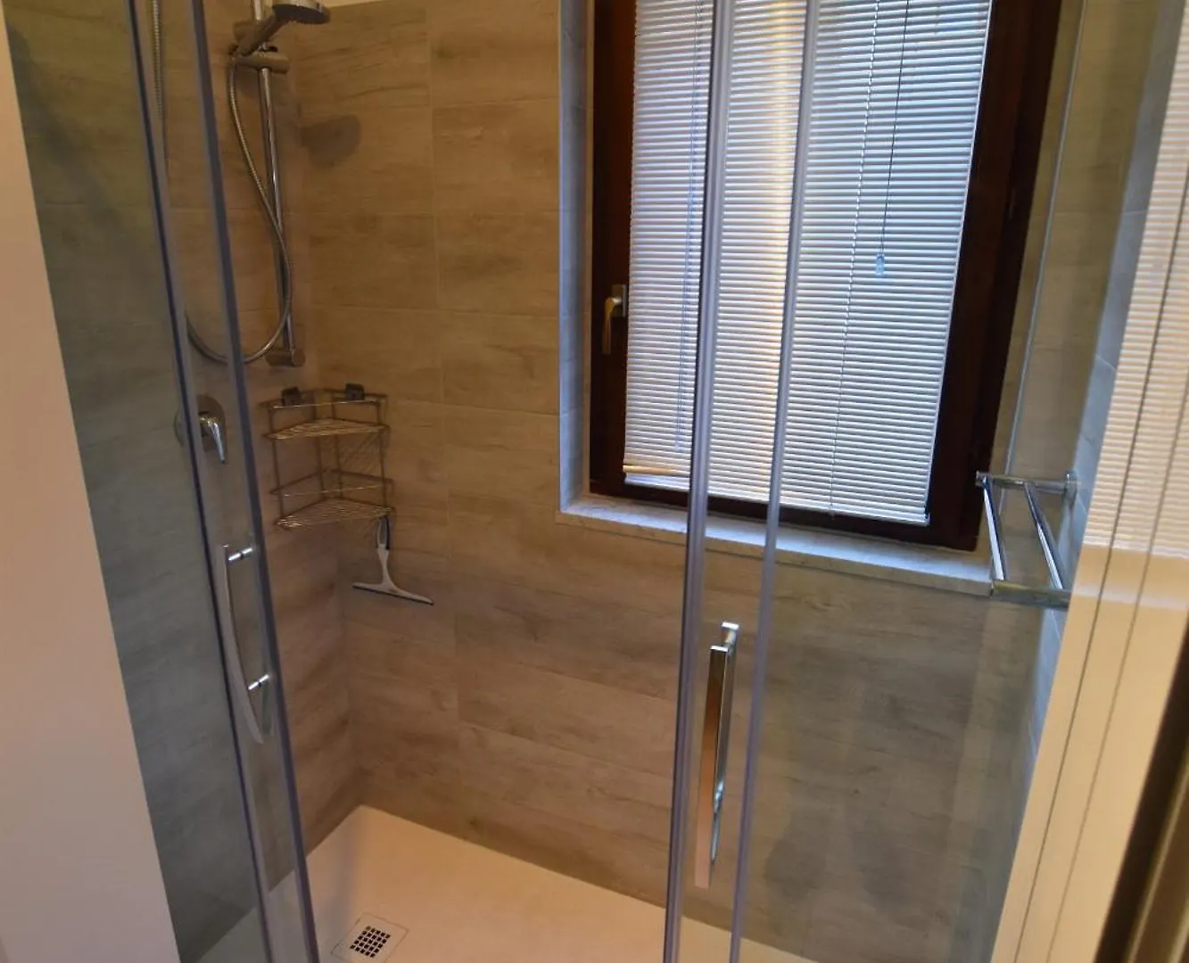 2-Bedroom Airconditioned Lakeview Apartment Аккуазериа